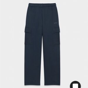 NEW Aritzia Cozy Fleece Mega Cargo Sweatpants, Size XS, Soft Black